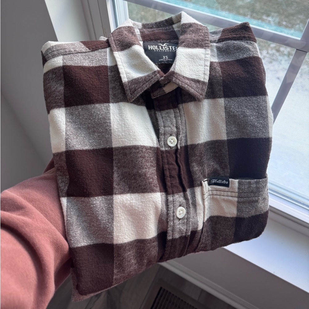 Hollister Men's White and Brown Checkered Shirt